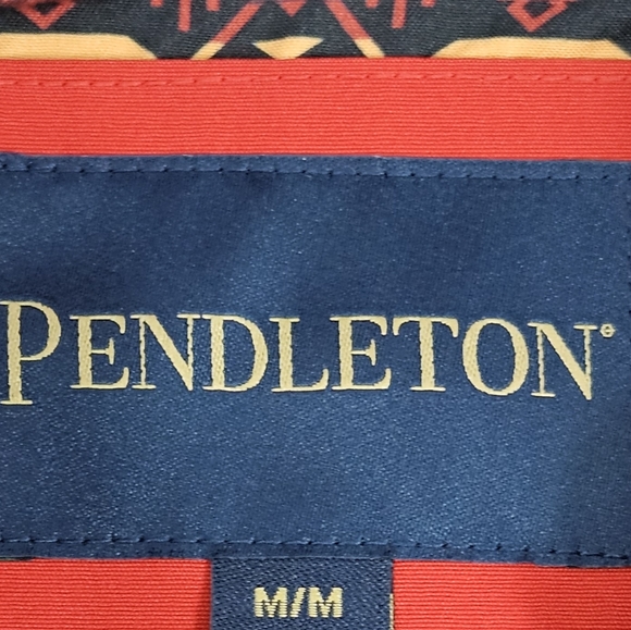 New RED Pendleton waterproof all weather raincoat in size medium - Picture 7 of 16